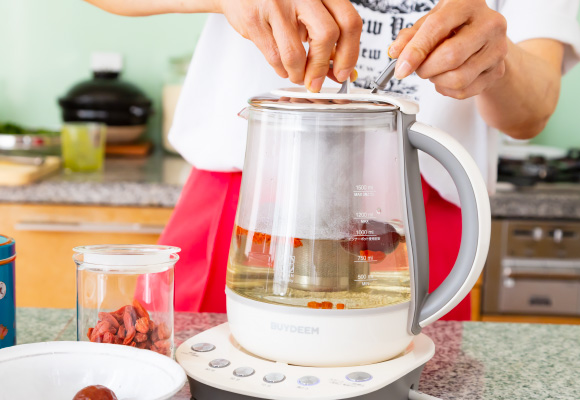 体に合わせたスムージーと薬膳茶がお気に入り