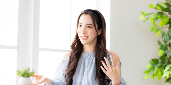 ファッション誌のモデルや女優として活躍する朝比パメラさん。