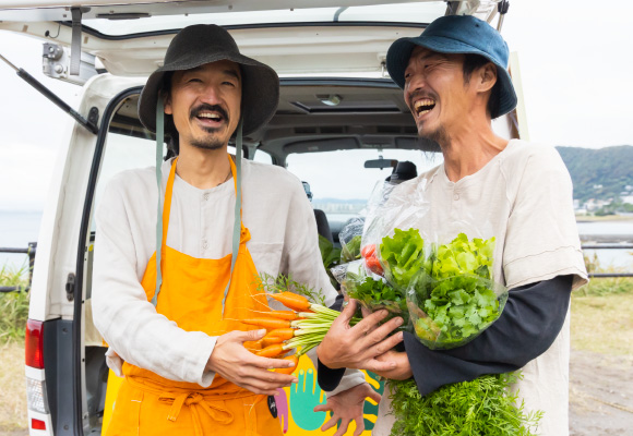 素材は現地で調達。メニューは訪れた土地次第