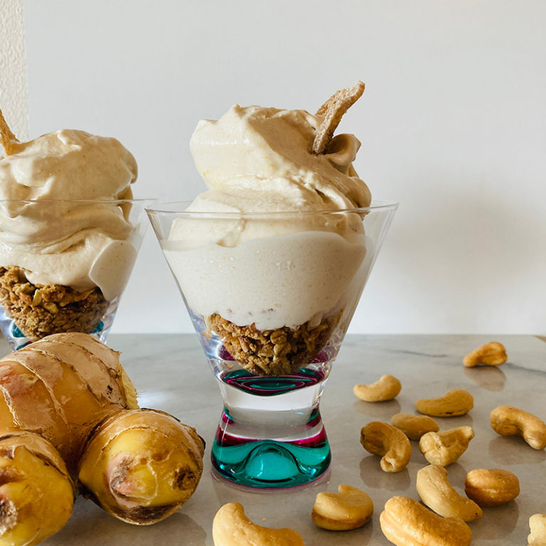 カシューナッツと生姜のアイスサンデー バイタミックス（Vitamix）