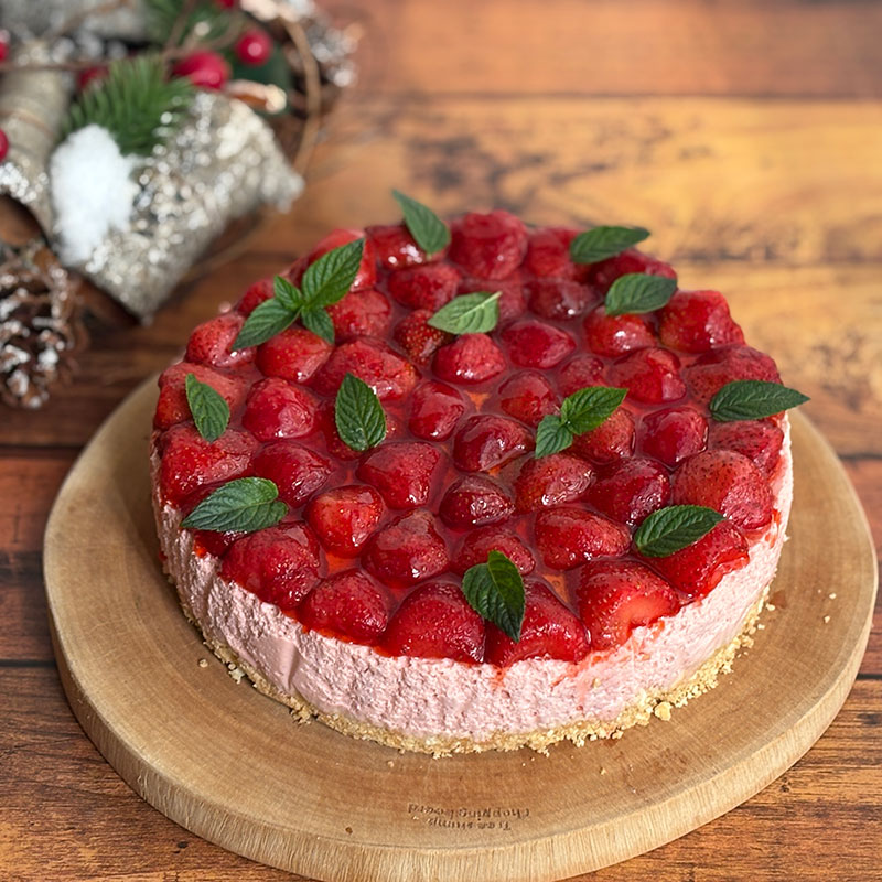 ストロベリーレアチーズケーキ